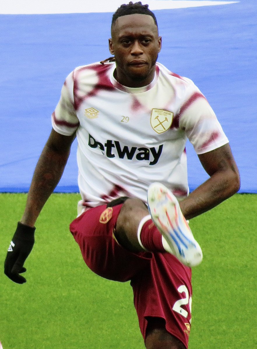 chrisreidy1's tweet photo. 🚨 Aston Villa have agreed a deal to sign Aaron Wan-Bissaka from West Ham on a loan with an obligation to buy. 

Permission given for medical to take place. 

w/@SkySportsLyall 

As per @FabrizioRomano https://t.co/K9dZa7QdOU
