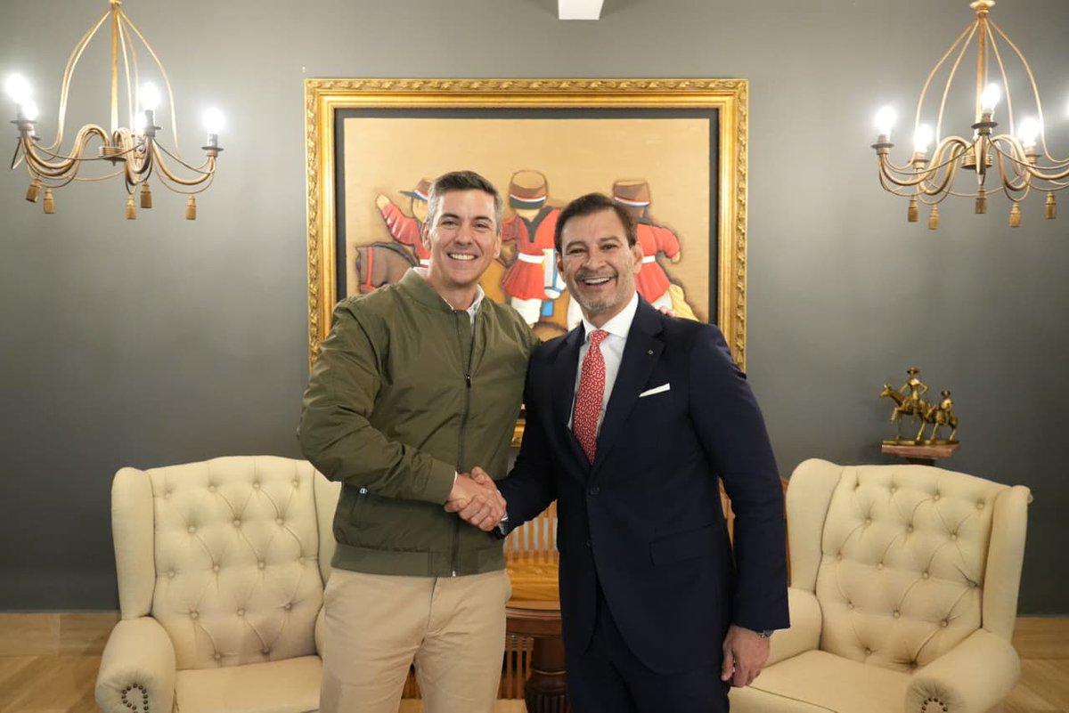 SantiPenap's tweet photo. Seguimos trabajando de manera coordinada con el Senador Silvio Ovelar. Avanzamos en los proyectos prioritarios del gobierno, siempre con el objetivo de lograr el bienestar y el desarrollo de todas las familias paraguayas. https://t.co/Tc34uv2uex