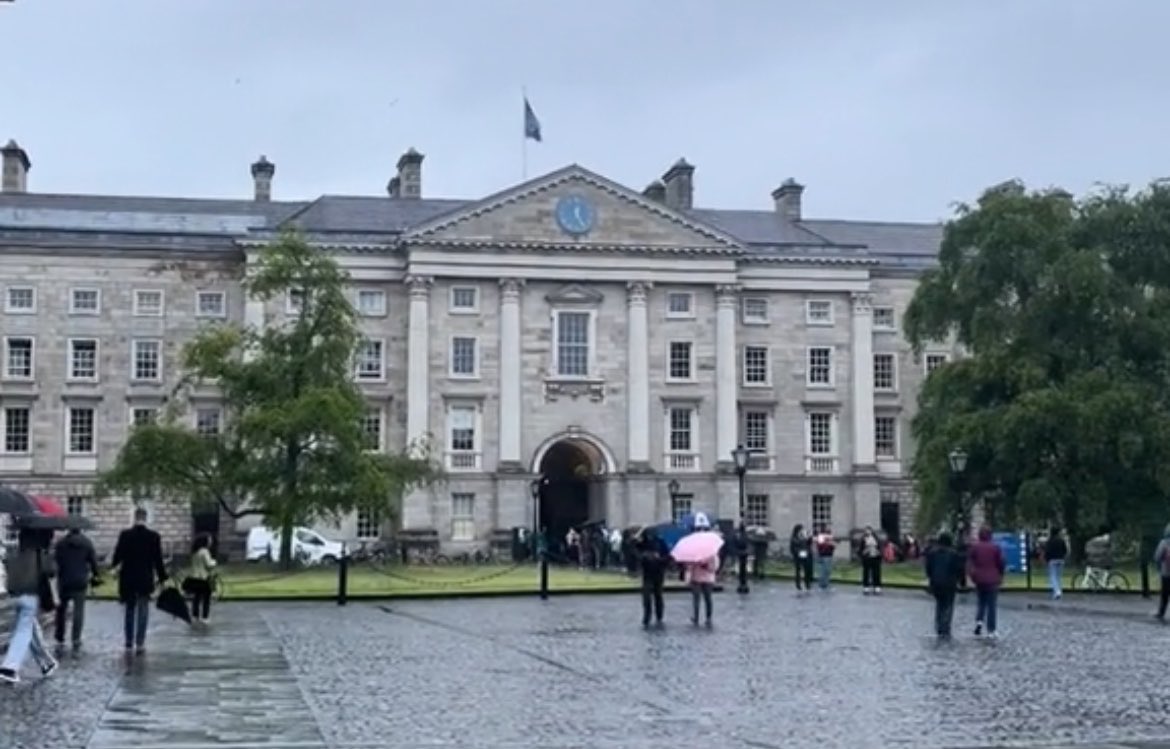 i_miss_agcd's tweet photo. GTKM: even on rainy days, enrolling in Trinity College is the best decision I ever made 🥹🥹 Plus I get #normalpeople vibes every day! https://t.co/TNunFr4WBO