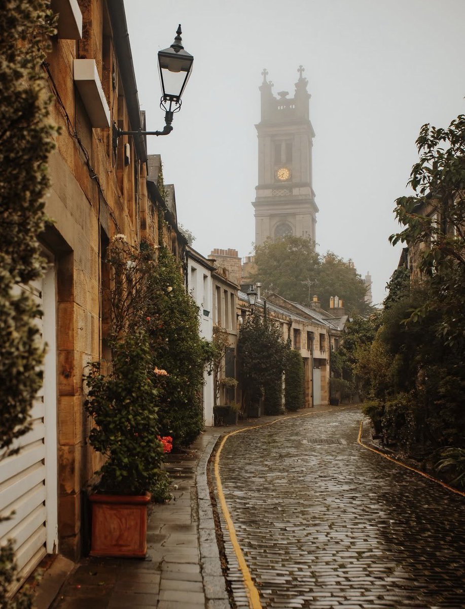 InFiniteH0riZ0n's tweet photo. Scotland, Edinburgh https://t.co/4Dltzivkp1