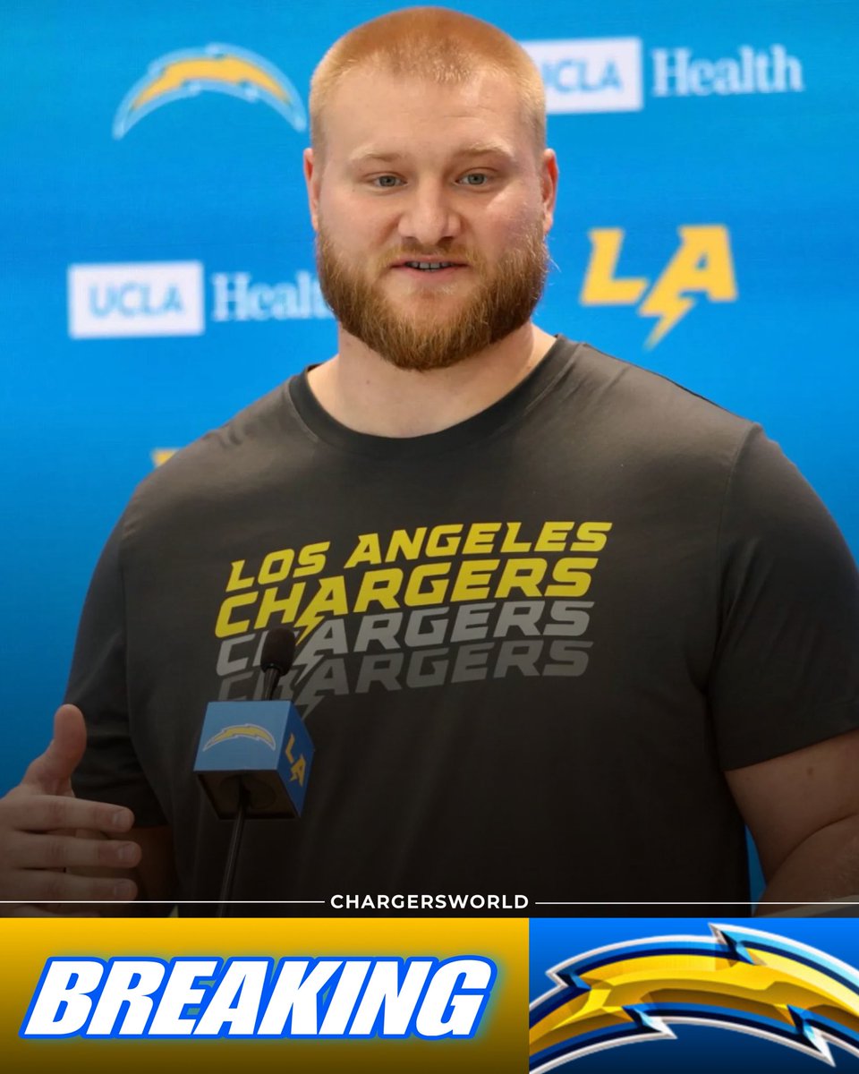 ChargersWorld's tweet photo. The #Chargers starting C Tyler Biadasz was carted out of a joint practice with the 49ers after DT Sebastian Valdez fell into his left knee, per @krisrhim1.
Biadasz was unable to put any weight on it. Not good.. https://t.co/LJNZj1QzeE