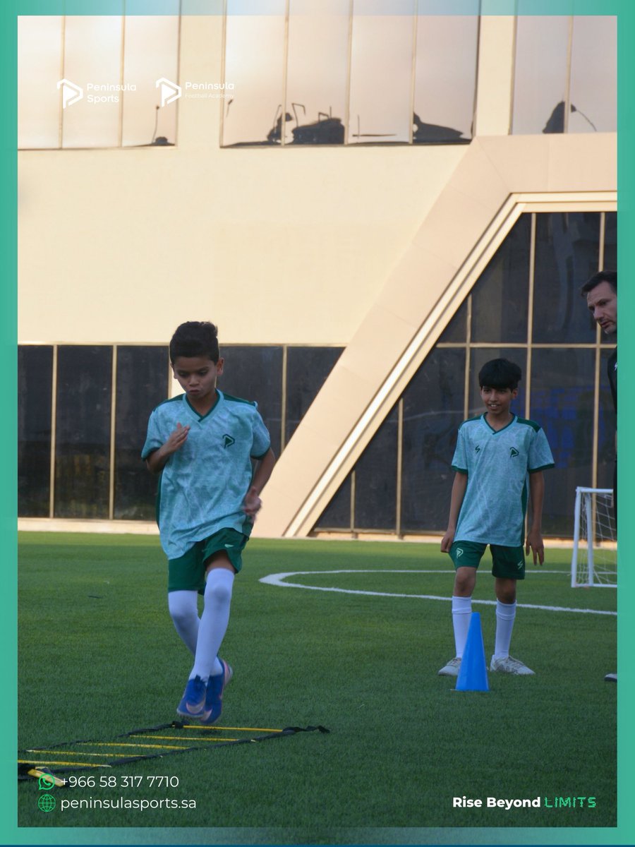 Peninsula_SC's tweet photo. جزء من تمارين اليوم ⚽️🔥
طاقة، تركيز، وتطور في كل تمرين 💪🏼

#PeninsulaSports #FootballAcademy #TrainHard #FootballTraining #بيننسلا_سبورتس https://t.co/WO8kJKvoIs