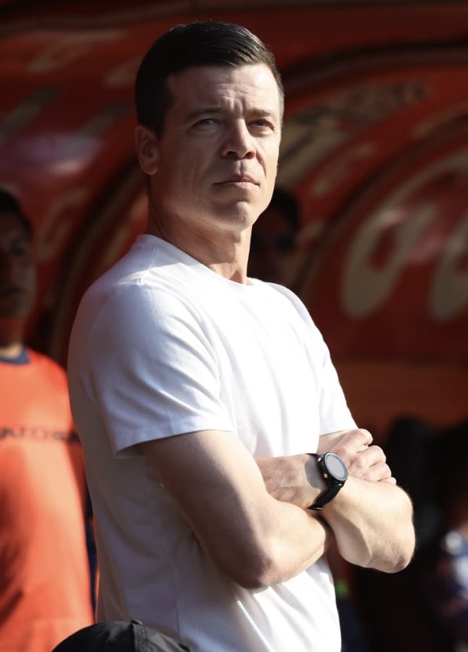 omarpdiaz's tweet photo. 4 TÉCNICOS EN 15 MESES
No es normal lo que ha sucedido con los #Tuzos en poco más de un año.
Almada, Lozano, Solari y Mora.
Cuatro estilos con aciertos y errores.
Hace falta autocrítica y eso empieza por los propios futbolistas.
No habla bien del plantel tanto cambio en la banca. https://t.co/V1e5nfpXmg