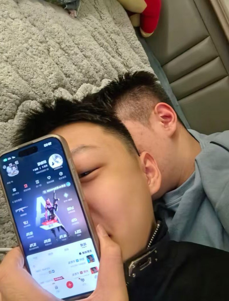 ijiuyue77's tweet photo. 感谢无畏契约(bushi女孩子展示成分中.....
不想开学，想当个无聊的游戏宅¯꒳¯ https://t.co/3xmdqG9Z95