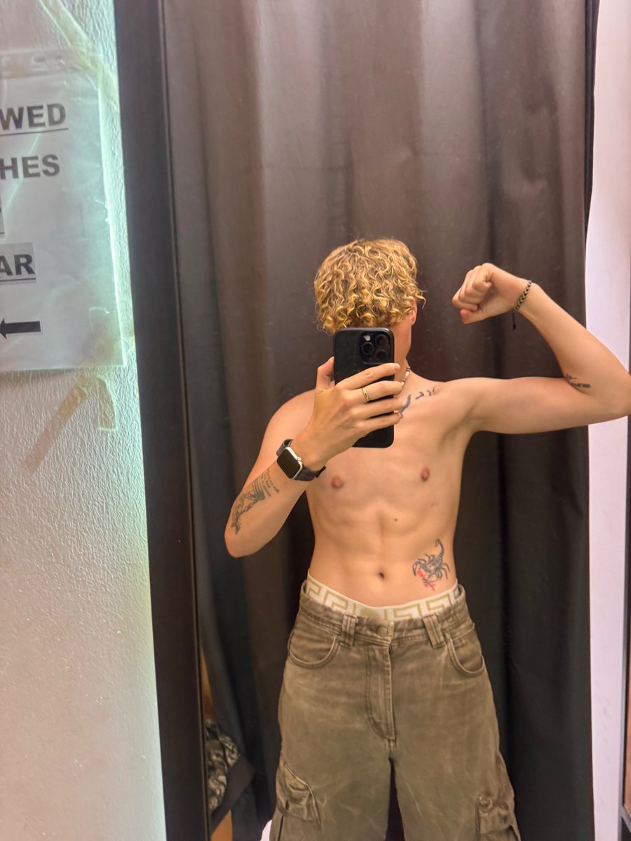 LuisWaveeee's tweet photo. Do you guys like trans boys? #ftm #love https://t.co/78UMMNZ3bz