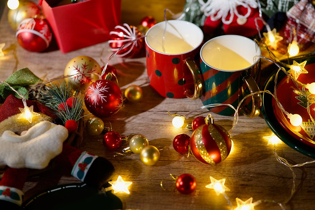 GildaWinemlw's tweet photo. [Sparkling lights, hot cocoa, and cozy vibes—this holiday season is all about the small, warm joys with the people we love! ]， https://t.co/X3xHtl9IFJ