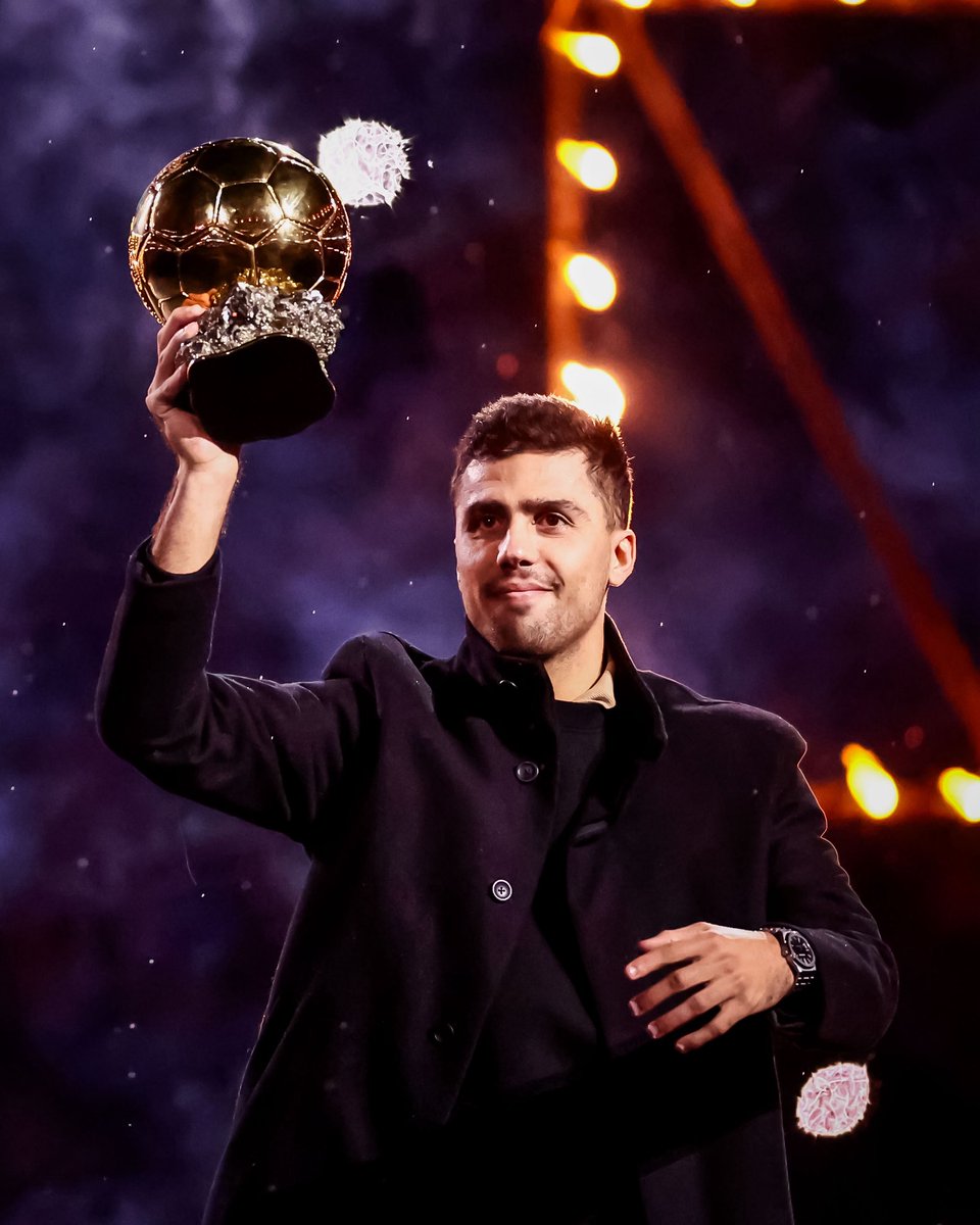 brfootball's tweet photo. Rodri won it all with Man City.

Premier League 🏆🏆🏆🏆
Champions League 🏆
UEFA Super Cup 🏆
Club World Cup 🏆
FA Cup 🏆🏆
EFL Cup 🏆🏆🏆
Community Shield 🏆
Ballon d’Or 🏆

What a run it was 👏🩵 https://t.co/eYh5IkVs8s