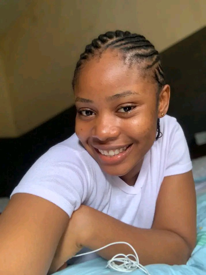 favourgirlwt1q's tweet photo. It's raining here 🌨️ https://t.co/l54J2Z5EAT