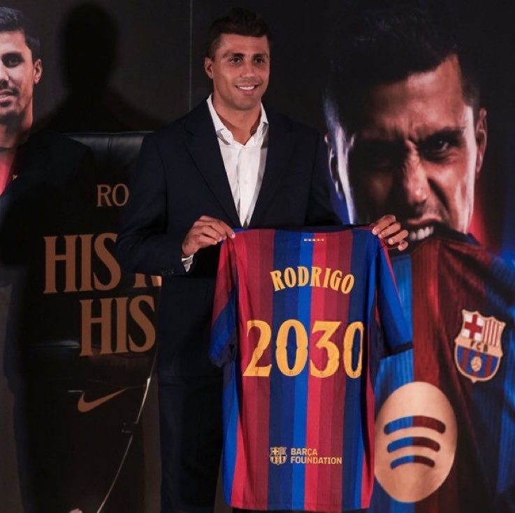 KalshiFC's tweet photo. BREAKING: Following the signing of Rodri, Barcelona’s odds of winning the Champions League have increased, via Kalshi:

20% — FC Barcelona
17% — PSG
14% — Bayern Munich
14% — Real Madrid https://t.co/KwMo9k0Y4n