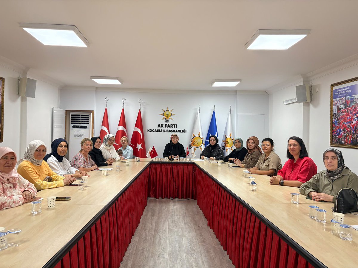 akkadinkocaeli's tweet photo. İl Kadın Kolları Teşkilat Birim Başkanımız Saime Yelken başkanlığında, haftalık olağan Yönetim Kurulu toplantılarımızı gerçekleştirdik.

@tugbaisikercan 
@AKKADINGM 
@yyaseminozdemir https://t.co/CHo5VQRegA