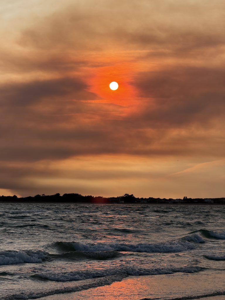 yvsmin_'s tweet photo. witnessed the most insane sunset https://t.co/fbOvxc3HJR