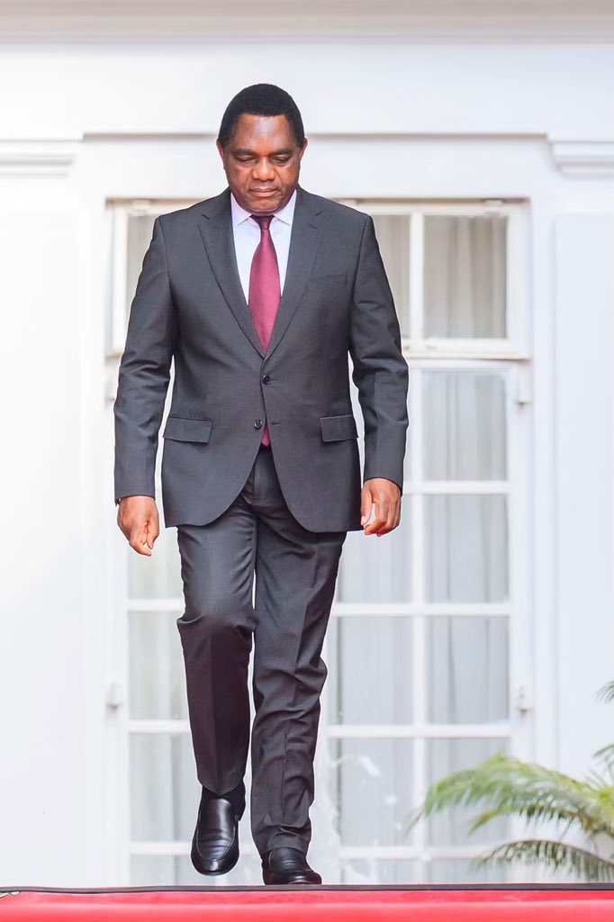PittersZED's tweet photo. Congratulations One father @HHichilema https://t.co/5DUjI11Blg