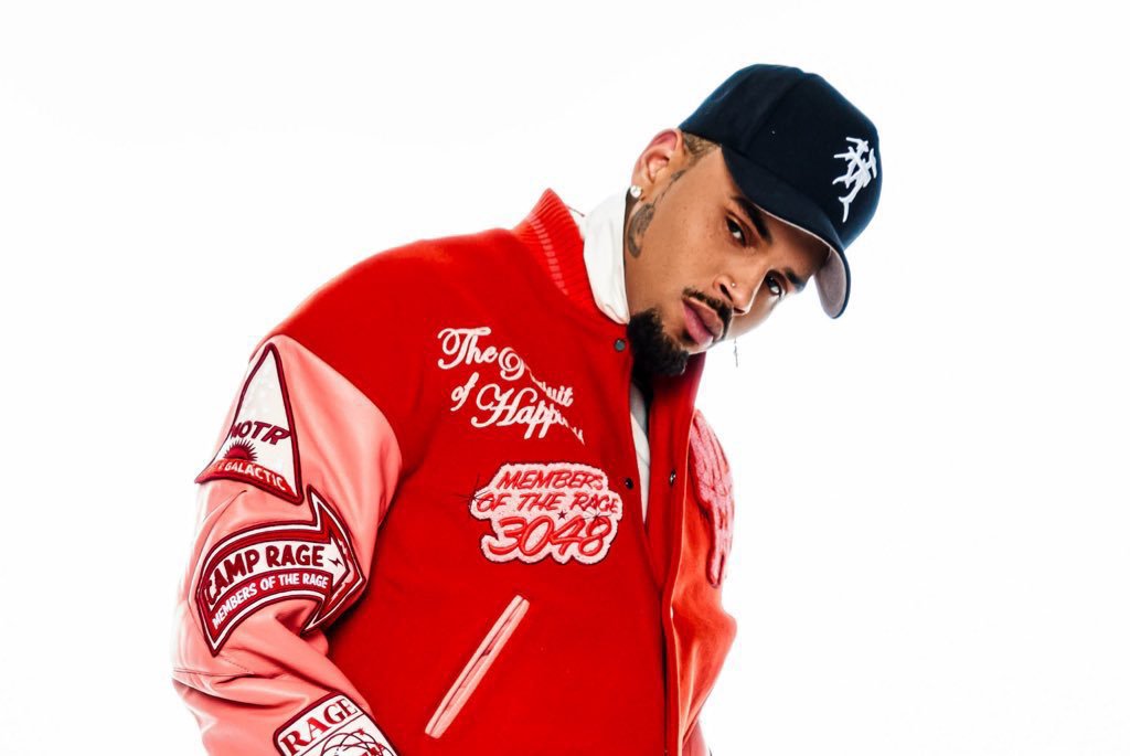 HateCrave's tweet photo. Chris Brown seems to tease collab with mystery artiste on his IG story.

"collab, guess who?😂" https://t.co/MoZiXlu1zv