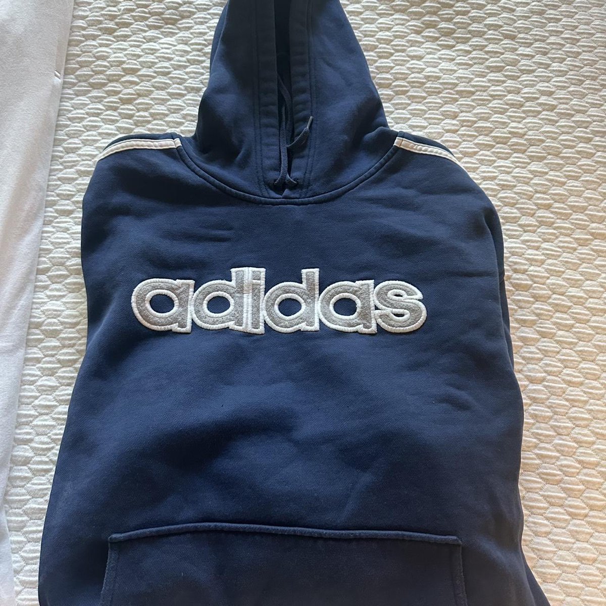 underscorestyle's tweet photo. REQ @loupg4rou 
underscores in a Vintage ‘04 Adidas Spellout Navy Hoodie Sweatshirt ❤︎
Sporting this hoodie in the Needle drop interview! 

Not on official site
✱ links will be to available listings。。。
               『 𝄃𝄃𝄂𝄂𝄀𝄁𝄃𝄂𝄂𝄃 』https://t.co/ULDuqP8Lvt https://t.co/fqBW8diG4k