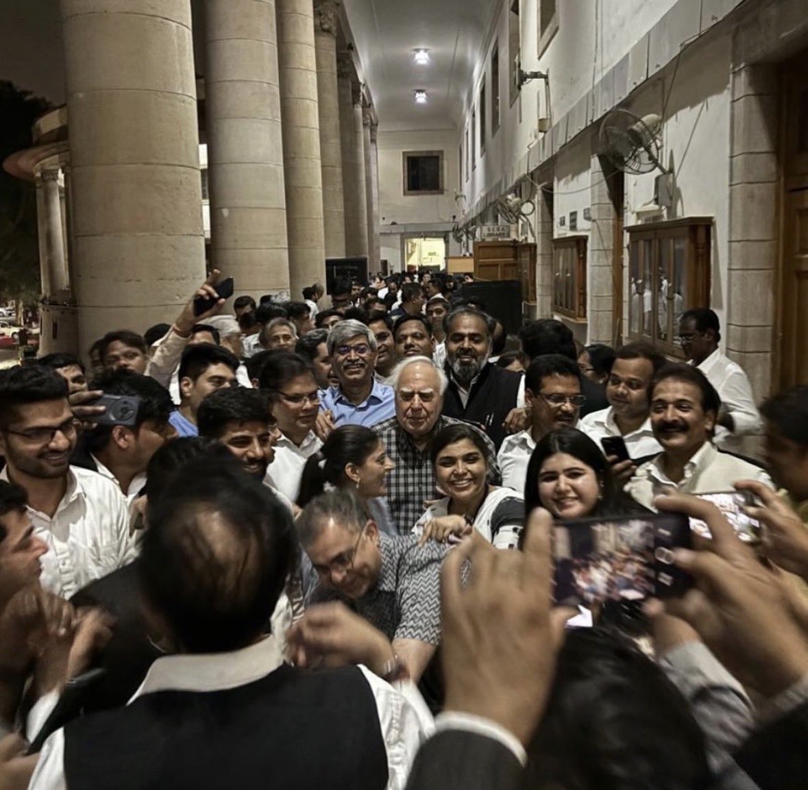 dietcoke1108's tweet photo. This Image of Kapil sibal winning the supreme court bar association election still remains powerful. https://t.co/P0gedCs8Q3