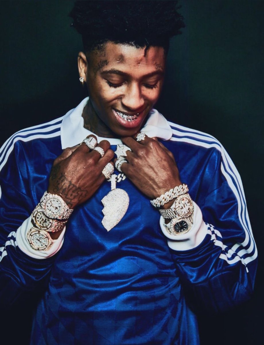ainstunya's tweet photo. i'm out here like i got shit to lose 😶‍🌫️ https://t.co/Q379vzwmwS