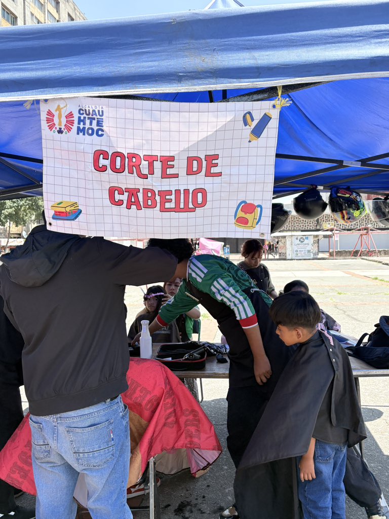AlessandraRdlv's tweet photo. Estúdiale llegó a Tlatelolco

Este regreso a clases queremos que las familias gasten menos y sus hijas e hijos lleguen más preparados. Por eso traemos servicios gratuitos hasta tu colonia. https://t.co/yggLfnhoGp