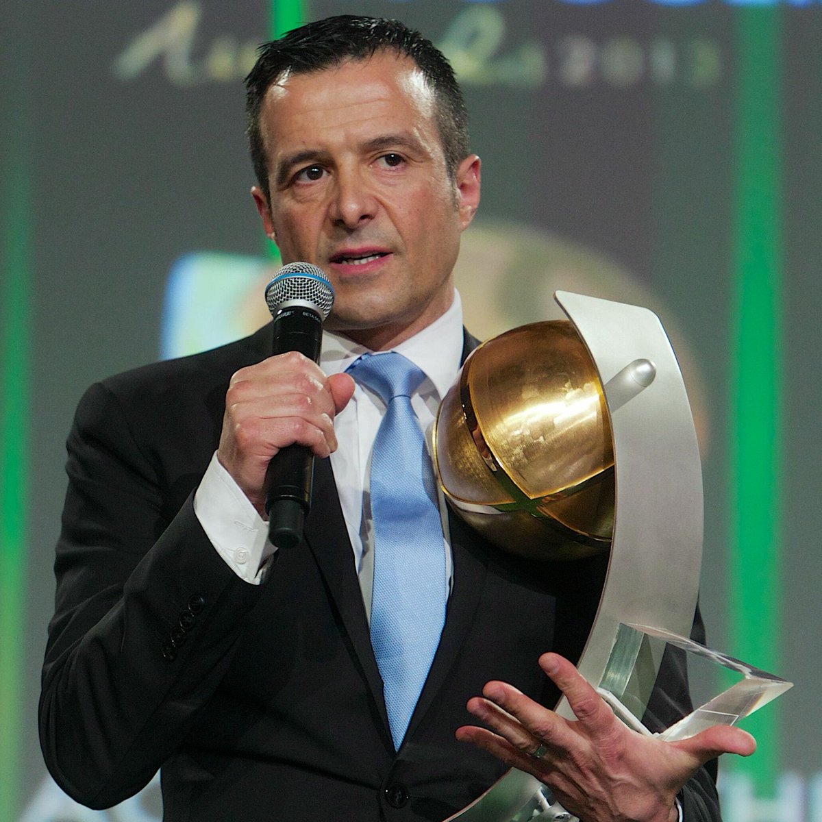 theMilanZone_'s tweet photo. 🚨🔴⚫️ Non sono finiti gli acquisti del #Milan: i rossoneri lavorano molto intensamente su uscite e nuove entrate.

Da domani, arriva anche Jorge #Mendes a Milano e ha in agenda nuovi contatti col club rossonero 🔥

via @MatteMoretto | @FabrizioRomano https://t.co/omEPdqO1oS