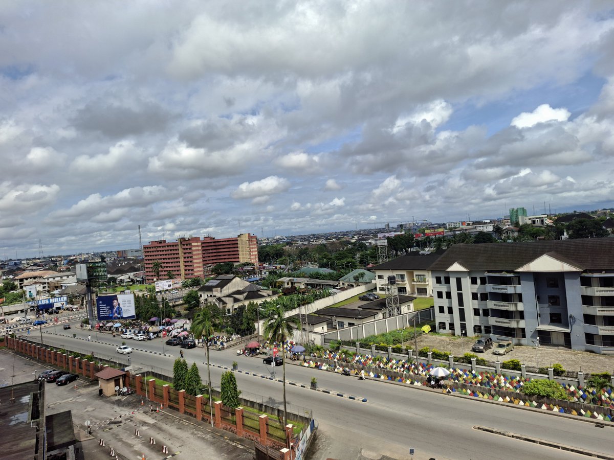RotimiOjekunle's tweet photo. @Ayshah_blvck I took this with Samsung as well.
The details >>>>>> https://t.co/1Wedj1xvcM
