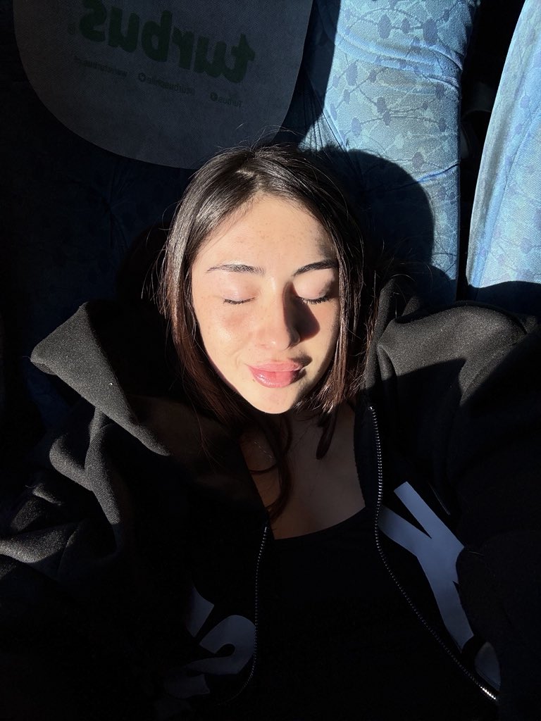 MissXOLola's tweet photo. Ça existe encore des hommes fidèles en 2026?
Beaucoup de cadeaux dans ma Bio 🆓✅😍 https://t.co/IBpy9joXaH