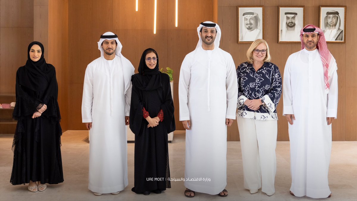 Economyae's tweet photo. عقد مجلس الإمارات للسياحة اجتماعاً برئاسة معالي عبدالله بن طوق المري، وزير الاقتصاد والسياحة، وعضوية رؤساء ومديري عموم الهيئات السياحية المحلية، في إمارة عجمان. https://t.co/m0oJCe1koL