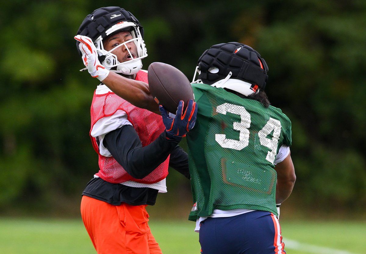 BrentAxeMedia's tweet photo. A few good shots of Justus Ross-Simmons back in action today at 🍊🏈 practice 📸-@Firstteamphoto https://t.co/ZyYdVXUiij