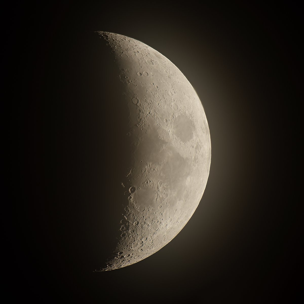 moonsystem's tweet photo. 20206-08-18 19:36 #旧暦七月六日 #Moondays https://t.co/FcRoxlMGYv