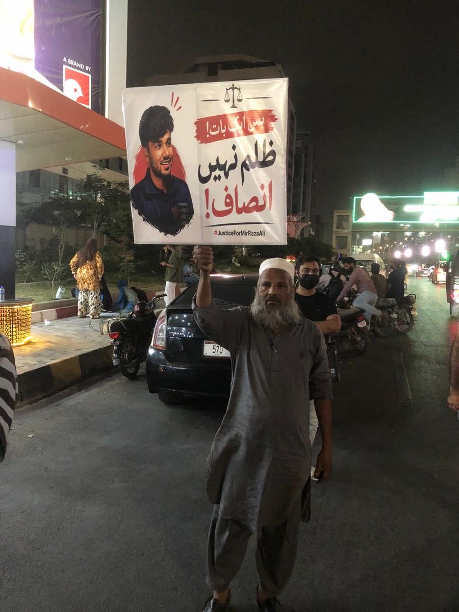 mhashimazam's tweet photo. 18 اگست 2026 
کراچی کے شہری سراپا ئے احتجاج!
میر رضا علی کے بہیمانہ قتل کے خلاف اور قاتلوں کی گرفتاری کے لئے روزانہ مظاہرے ہورہے ہیں جس میں بڑی تعداد میں جین۔زی اور عوام شرکت کرہے ہیں۔ 
#JusticeForMirRazaAli https://t.co/rOKfoDGTmp