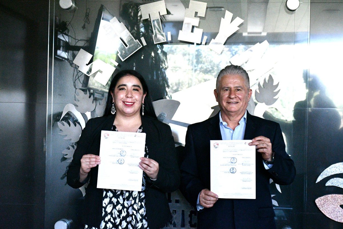 Herminio_CahueC's tweet photo. En la Casa del Servidor Público Mexiquense, firmamos el Convenio de Sueldo y Prestaciones #2026 con el Gobierno Municipal de #SanAntonioLaIsla. Valoramos el actuar y disposición de Alejandra Castro Nava, presidenta municipal constitucional. Las y los #suteymistas reiteramos nuestro compromiso en el servicio público, con la ciudadanía.
#SindicalismoDeLaManoContigo