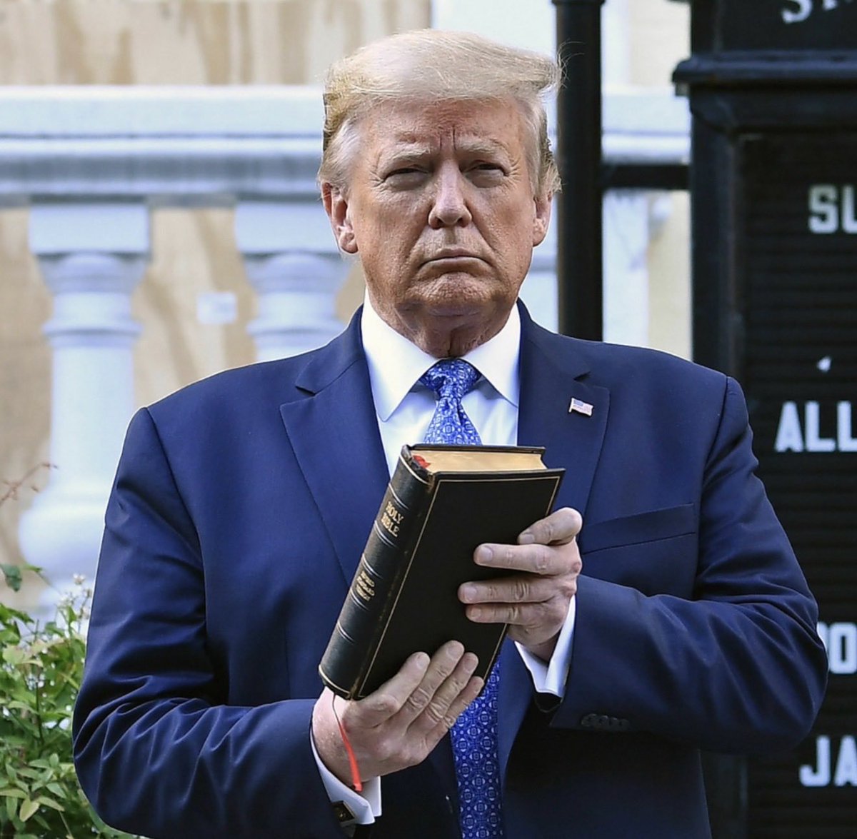 Confidencem3's tweet photo. Bringing God and the Ten Commandments back into our public schools is exactly the moral anchor this country needs right now. Too many children in the US are being taught by left-wing awakenings rather than instilled with eternal faith #BringGodBack #FaithAndFamily https://t.co/0alwyTVDty
