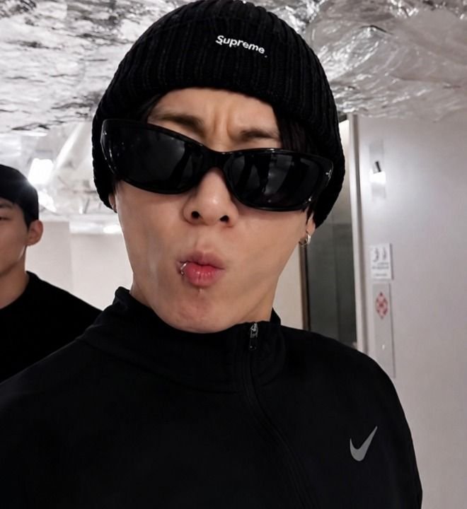_sgminseven's tweet photo. JEON JUNGKOOK THE MAN THAT YOU ARE https://t.co/wqjibwKuuy