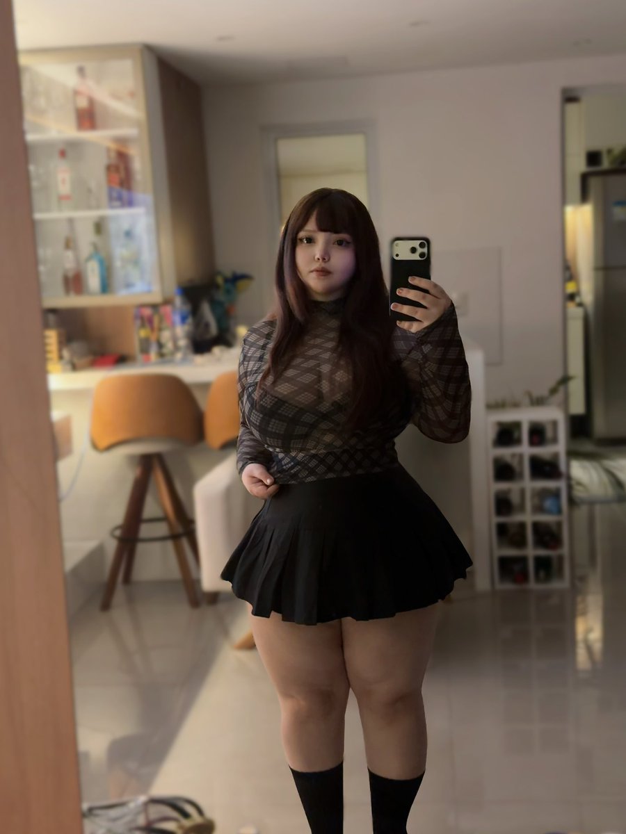 ceoofgothicc's tweet photo. hello everynyan I cut my hair 🥸 https://t.co/DcmHmT2RNY