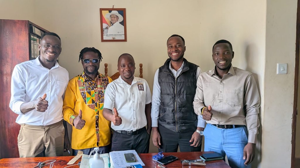 Mucu256's tweet photo. In the past days, I caught up with some NYC leaders as we monitored some government youth hubs in Kigezi. 

We agreed to make Kigezi a model sub-region through the basics. 

Please be polite if I visit your office!

@NYCofUganda @NRMOnline @SautiVijana256 @NrmYouthleague https://t.co/ChL4H7desL