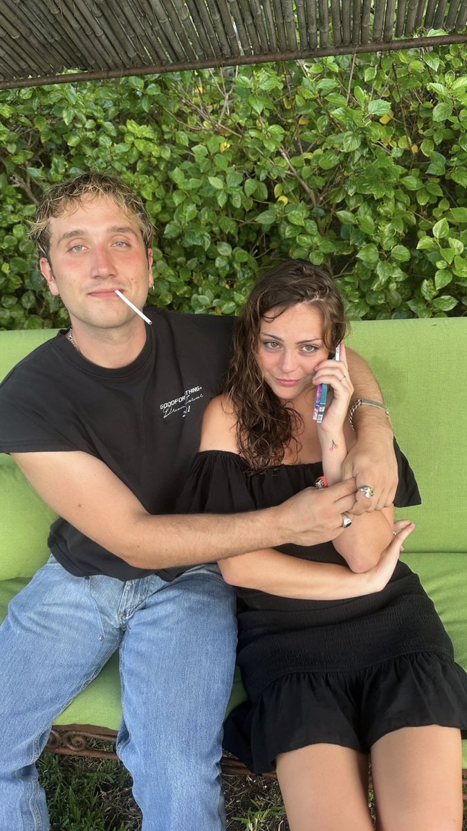 updatestommenbr's tweet photo. 📲 | LINDO!

John Hewson (Gibsie) apareceu nos stories do Instagram de sua amiga hoje.

via @/lucymcwilliams_ https://t.co/Z2I7q4ES9I