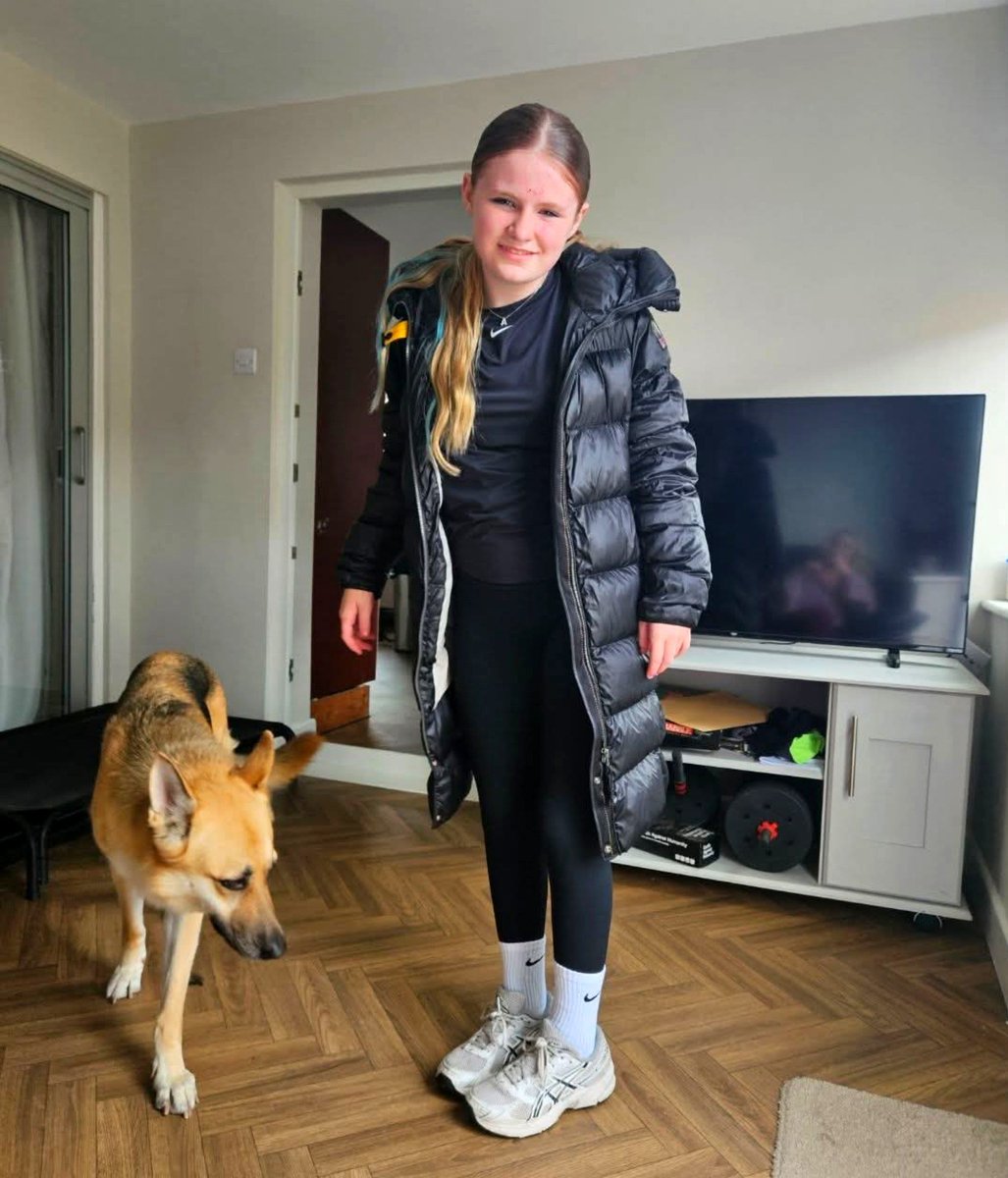 Shunyaa00's tweet photo. MISSING - ALICE HOLLAND (11 Years Old)

Alice has been missing since 11.25am on 18th August from Moreton Cross, Wirral.

She is white, of slim build, with dark blonde hair that has blue highlights. Last seen wearing a black Parajumpers coat and black leggings. She may have boarded a bus to either Liverpool or Birkenhead.

Anyone who sees her or has any information should contact Merseyside Police on 999 immediately.

Please share this widely to help bring her home safe.