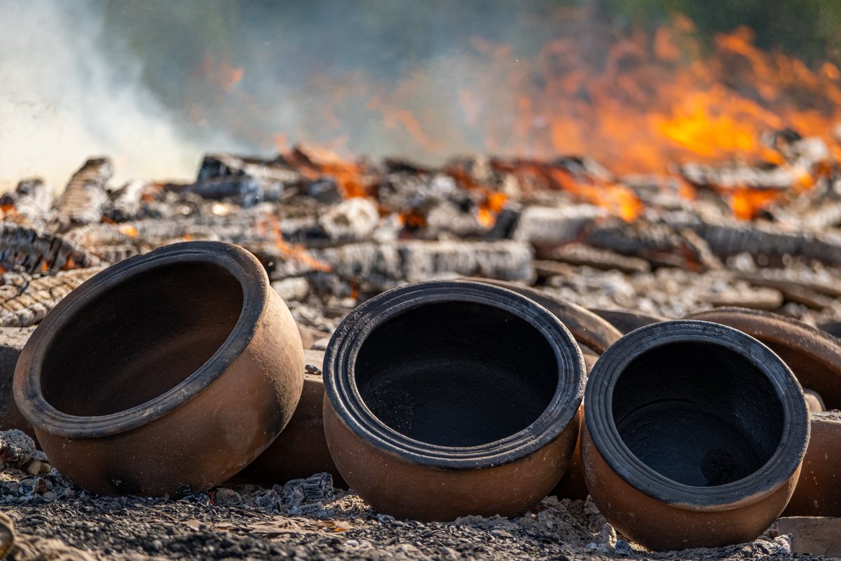 animalgourmet's tweet photo. El barro da un sabor insuperable a nuestros platillos, pero es clave asegurarnos de que esté libre de plomo. 🫕 Conoce el método del vinagre avalado por Profeco.
*Lee la nota completa 👇
https://t.co/X0PMKNfHrK
#plomo #barro #tipdecocina ##AnimalGourmet https://t.co/24DEKDhroL