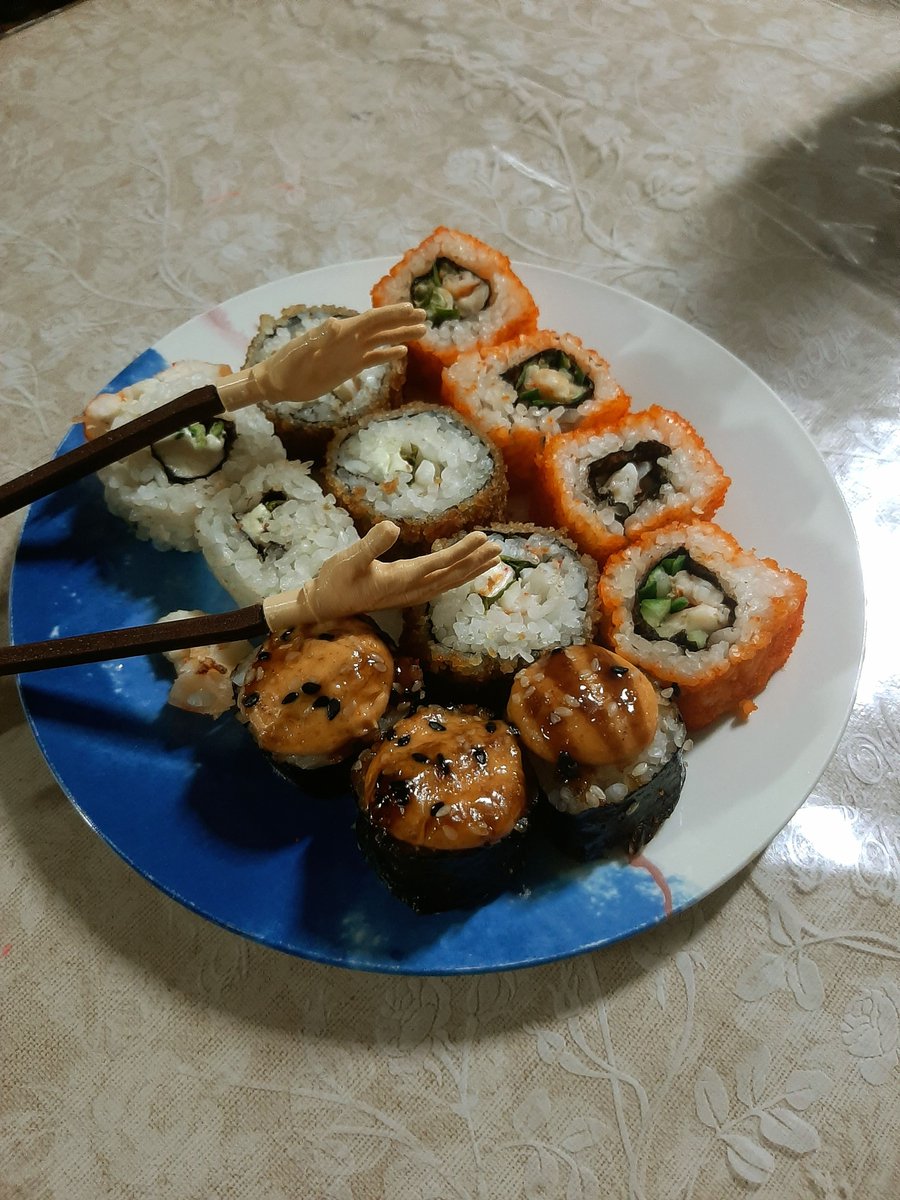 KanceVadim's tweet photo. #sushi #FoodPhotography https://t.co/pcsQ1jf68V