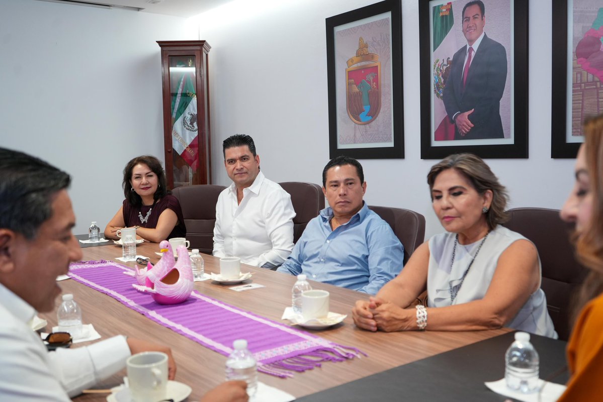 SGGMChiapas's tweet photo. En el encuentro, encabezado por @Dulce_MRO y con la participación de Ovidio Cortázar, presidente del Consejo, se refrendó la disposición de mantener una agenda conjunta que promueva la unidad del gremio, la innovación tecnológica y la colaboración permanente. https://t.co/ogDqiFGwVQ