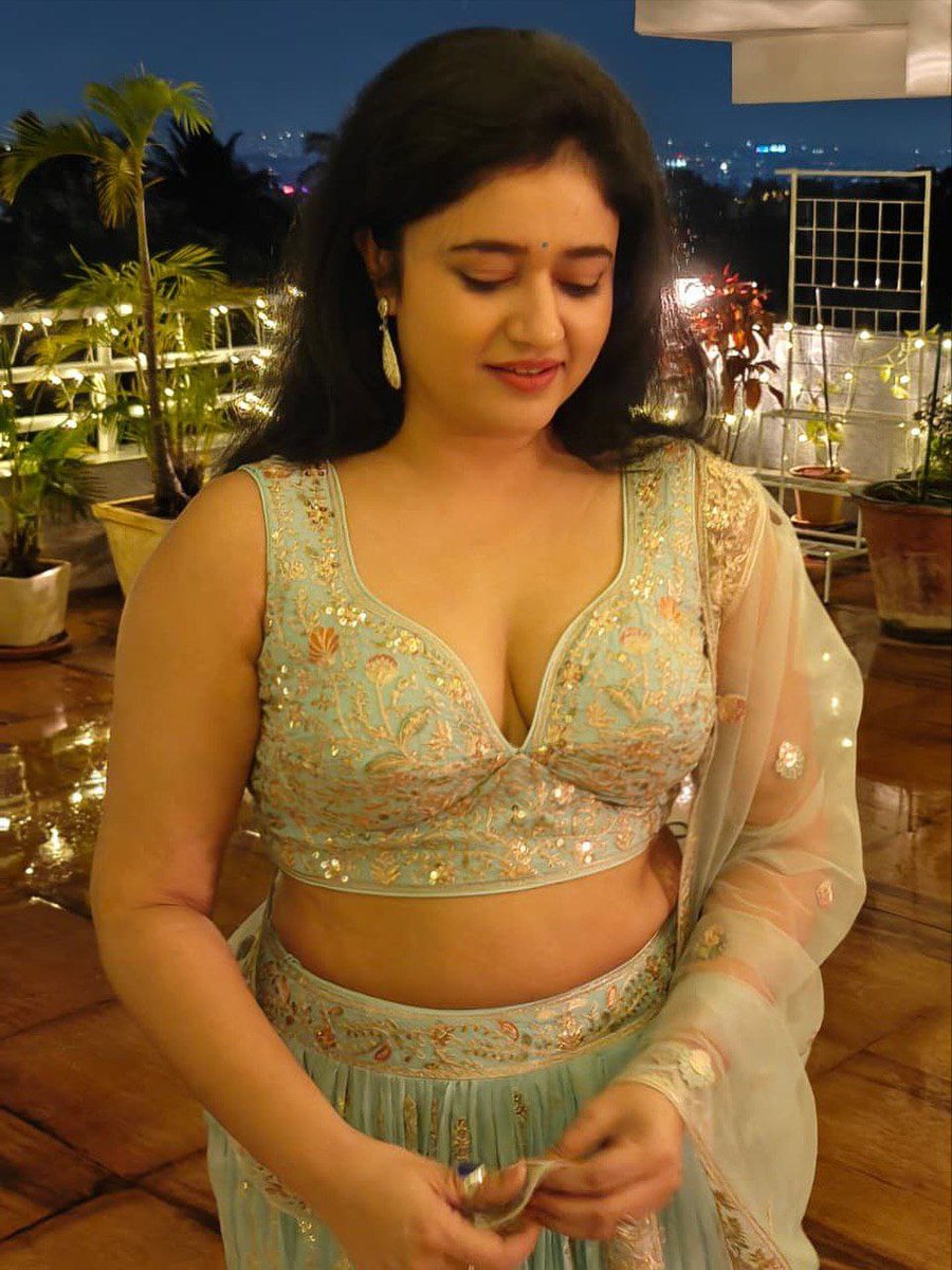 Poonambaajwa's tweet photo. Me looking at the 3 inch dick of the bull who used to abuse me online... He is far worse than me a deserves to be caged Dont u agree ?? https://t.co/MJmotqQH74