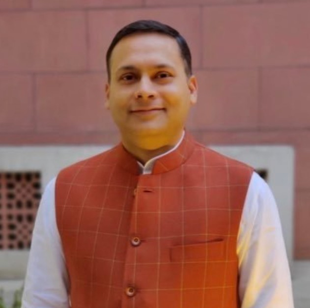 AchryConfucious's tweet photo. मित्रों,
सुना है व्हाटसअप यूनिवर्सिटी के वाइस चांसलर को जीपीएल फैसिलिटी देकर हकाल दिया गया है?
शहर में सैकड़ों अंधभक्तों और सोसाइटी के अंकिलों ने चूड़ियां और छाती कूट कूट कर रुदाली की है, इसलिए हमें खबर लग गई.
🤣🤣🤣🤷 https://t.co/ik3gtZzVL1