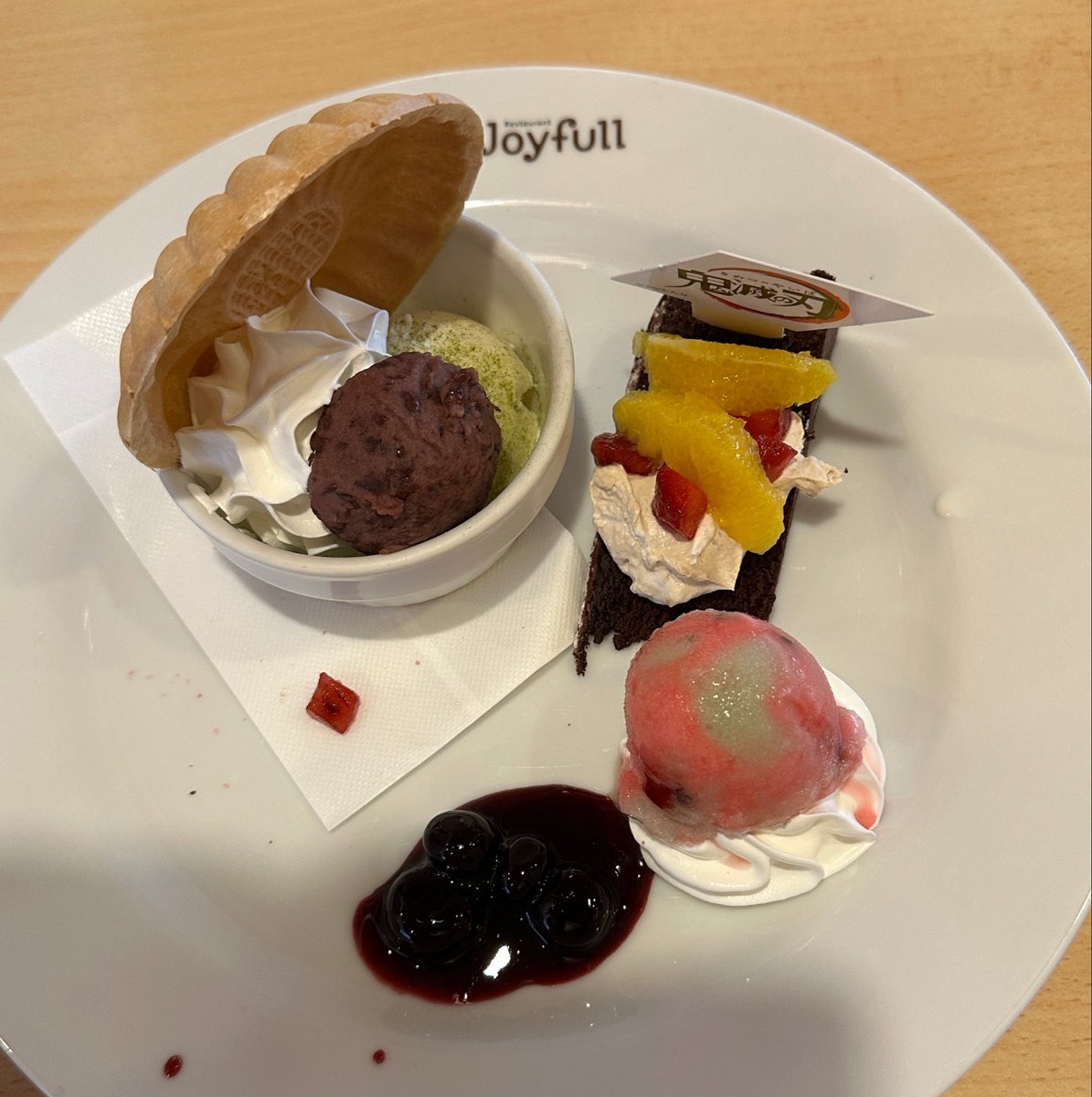 info72576924's tweet photo. #鬼滅の刃ジョイフルコラボ

ジョイフルへ😊
お腹いっぱい幸せ🥰 https://t.co/B7F6cxQNpe