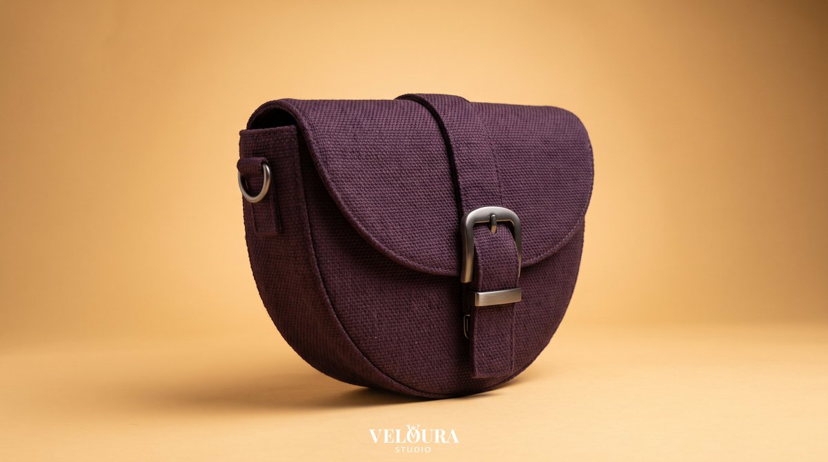 VelouraStudioCo's tweet photo. Craftsmanship in every weave. Redefine your bag collection with Veloura Studio. 💫
#VelouraStudio #LuxuryHandbags #WovenBag #PlumBag #SaddleBag #BlueHandbag #PastelFashion #ArmCandy #LuxuryAccessories #ChicStyle #BespokeBag #EverydayLuxury https://t.co/7zFpFSs6SA