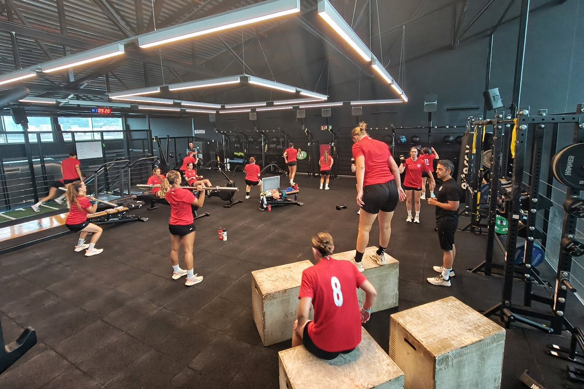 CbmZuazo's tweet photo. 🔊 PRETEMPORADA 2026-2027
🏋 Sesion de trabajo de nuestras #GuerrerasZuazotarras en las magníficas instalaciones de nuestro patrocinador BeUp BEC que nos permite desarrollar un trabajo más profesional y adecuado al plan de puesta a punto! Eskerrik asko! #AupaNeskak 💪
#ZuazoGara https://t.co/TTwWyTu4fy