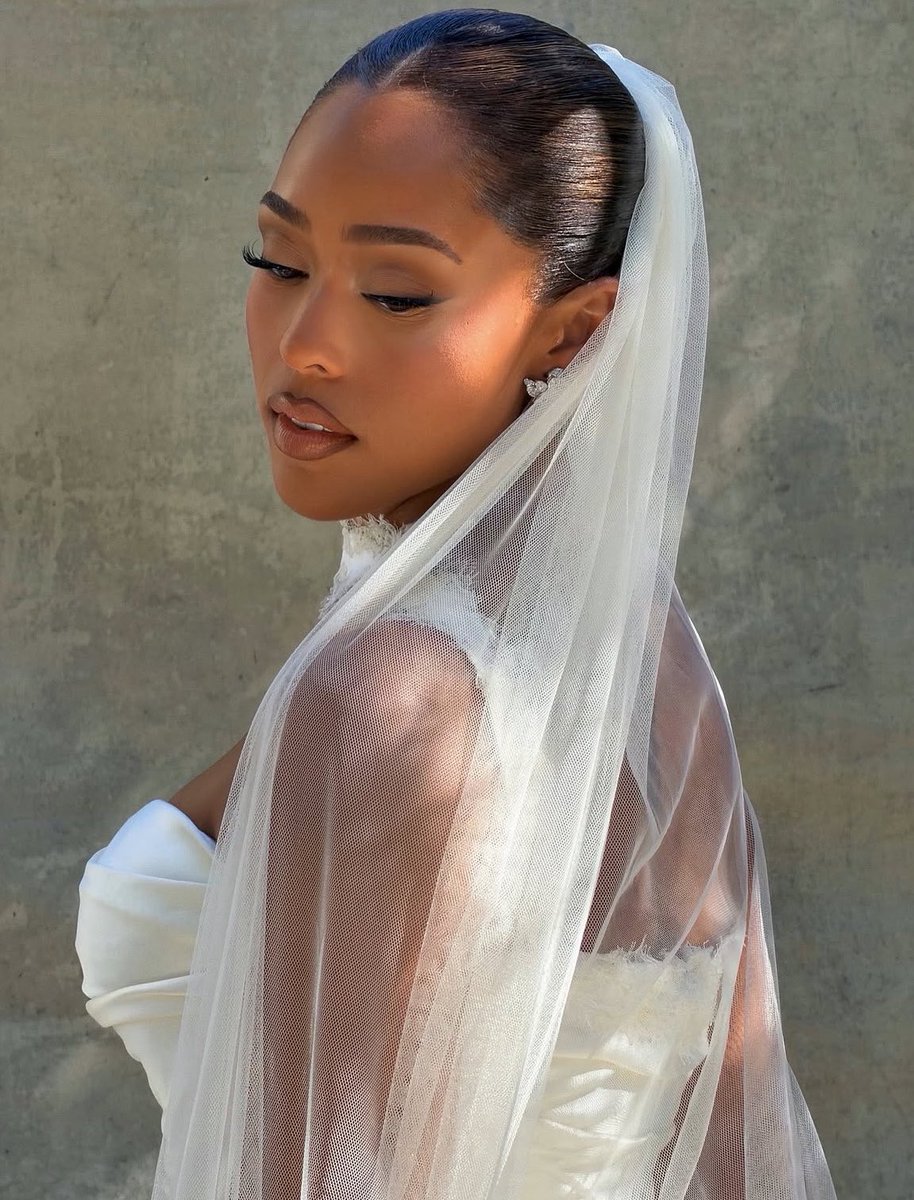 SunnyBanks_'s tweet photo. I need all the Mrs. Jordyn Towns wedding content 😍 she truly looks amazing!!! https://t.co/e2sxlJM7MD