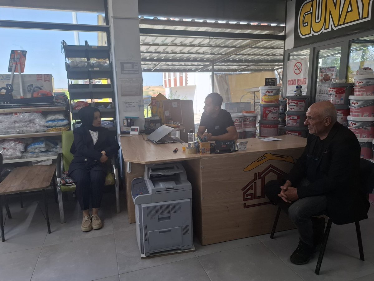 AtkaracalarK's tweet photo. Kaymakamımız Sn. Saliha KARATAŞ ilçe çarşı esnafına ziyarette bulundu. https://t.co/hryD9orZJ4