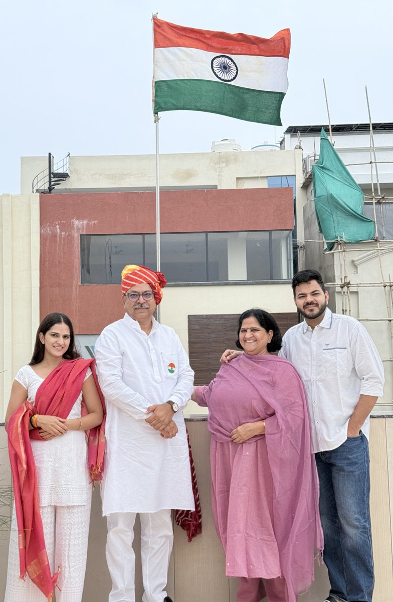kcsharma_20's tweet photo. 2024 - जुलाई मे हरियाणा के प्रभारी बनाए गए ,हरियाणा मे BJP की हार निश्चित बताई जा रही थी लेकिन पुनिया जी ने BJP को बहुमत दिलवा दिया 

जून 2026 -- राज्यसभा सांसद 

17 अगस्त 2026 - BJP राष्ट्रीय महासचिव 

18 अगस्त 2026-- पंजाब प्रभारी 

बधाई हो @DrSatishPoonia जी
@DrSatishPoonia https://t.co/cmSdm22Zod