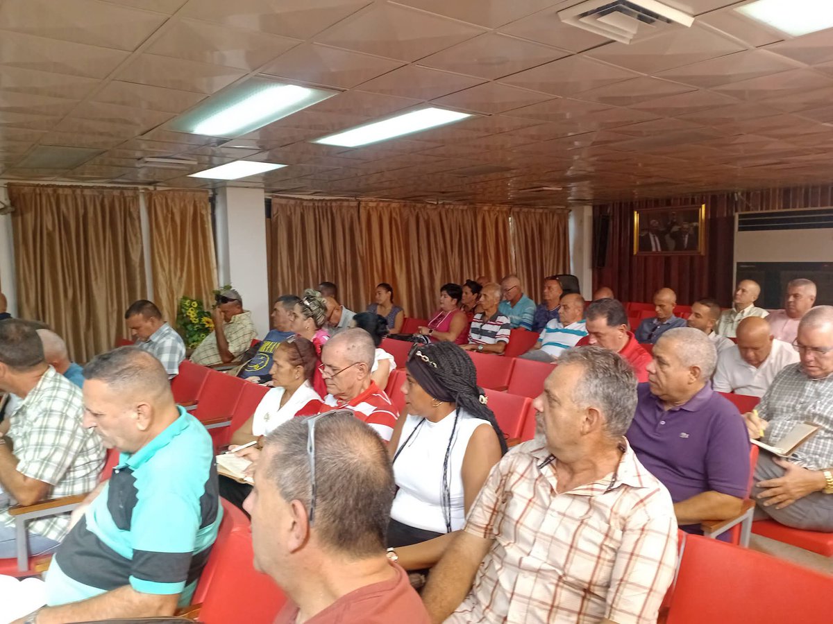 ElainePlasenci2's tweet photo. Se desarrollan acciones de aseguramiento al curso escolar en #SanctiSpíritusEnMarcha convencidos que con la unidad de todos los factores será un éxito #UnidosXCuba @DeivyPrezMartn1 @AlexisLorente74 https://t.co/UTcEvugx3X