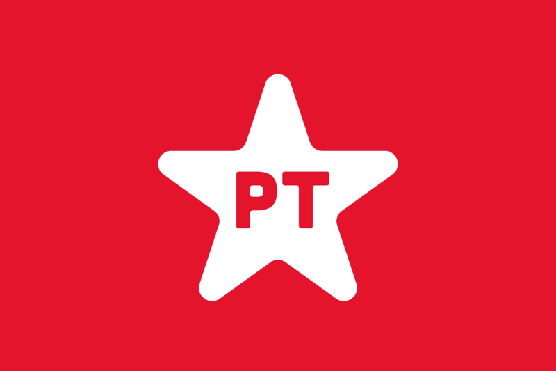 vodimtenigranku's tweet photo. Número de deputados federais do PT eleitos em cada eleição:

1982: 8 cadeiras 
1986: 16 cadeiras 
1990: 35 cadeiras
1994: 50 cadeiras
1998: 59 cadeiras
2002: 91 cadeiras
2006: 83 cadeiras
2010: 88 cadeiras
2014: 69 cadeiras
2018: 54 cadeiras
2022: 68 cadeiras (81 com a FE Brasil) 
2026; ?