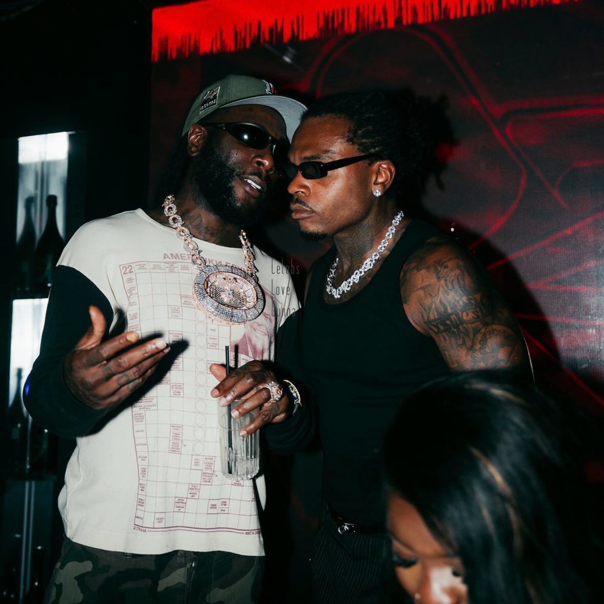 1BENNY7G's tweet photo. BURNA BOY AND GUNNA IN LONDON! 📸 https://t.co/djp0NIjmhE
