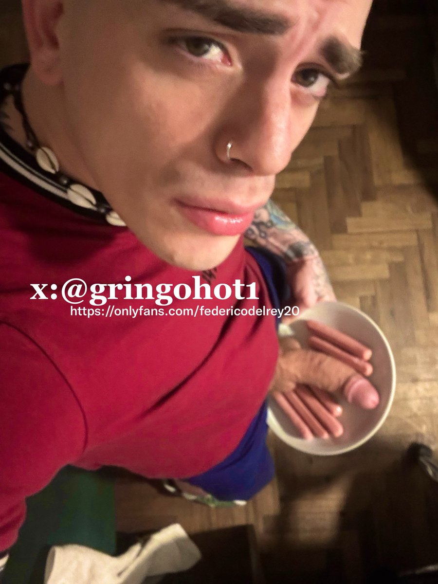 gringohot1's tweet photo. Yo creo que hicimos Panchos 🥰 
El pusó el pan yo la salchicha 🌭 
Está puta hermosa me encanta me dan ganas de cogérmelo días completos y llenarlo de olor a mi pija 🫪 https://t.co/TG8UEXtRrD